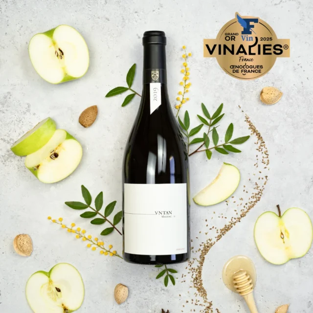 Après avoir été récompensées au Concours Général Agricole et au Concours des Vins du Sud-Ouest, nos cuvées continuent leur belle lancée. 

Une mention spéciale GRAND OR vient tout juste d'être décernée à ANTAN MAUZAC 2. 

💡 Ce que ça veut dire ? Que notre terroir de Gaillac a encore beaucoup à raconter, et que nos vins continuent de séduire pour leur authenticité, leur équilibre et leur caractère.

🍇 On ne lâche rien, et on est fiers de voir ce travail reconnu par des professionnels passionnés.

📢 Merci à vous tous — clients, partenaires, distributeurs, cavistes, restaurateurs — qui nous accompagnez dans cette aventure à chaque millésime.

#Vinalies2025 #GrandOr #VinsPrimés #VinsDeGaillac #VignoblesGayrel #TerroirEtPassion #GaillacEnLumière #CuvéesRécompensées